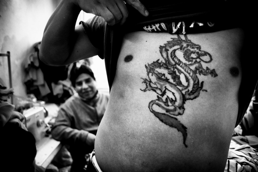 Un des tatouages de Luis, fait au Brésil, où il vivait à la rue.