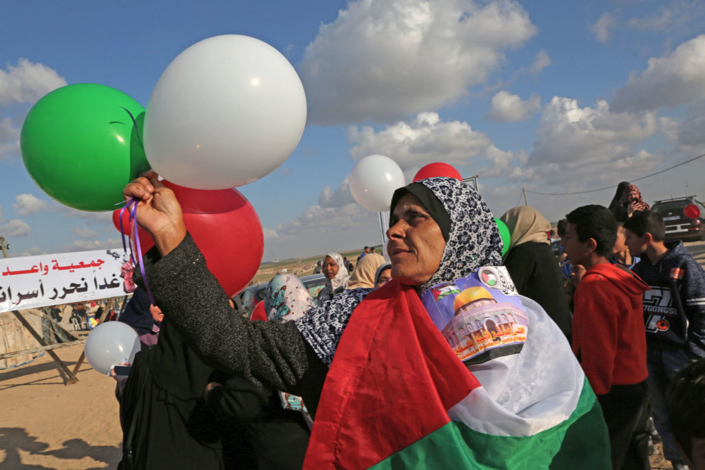 Deuxième semaine de manifestation pour la Grande marche du Retour. Arrivée dans un camp palestinien de la Bande de Gaza Est, près de Shujayia • 10 avril 2018 • Mohammed Zaanoun / Activestills.org